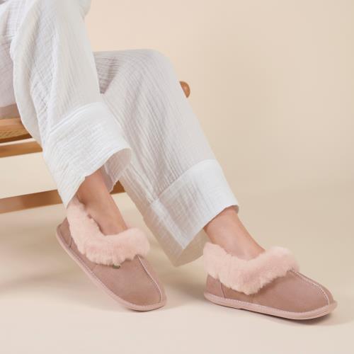 Ladies Classic Sheepskin Slipper  Pink